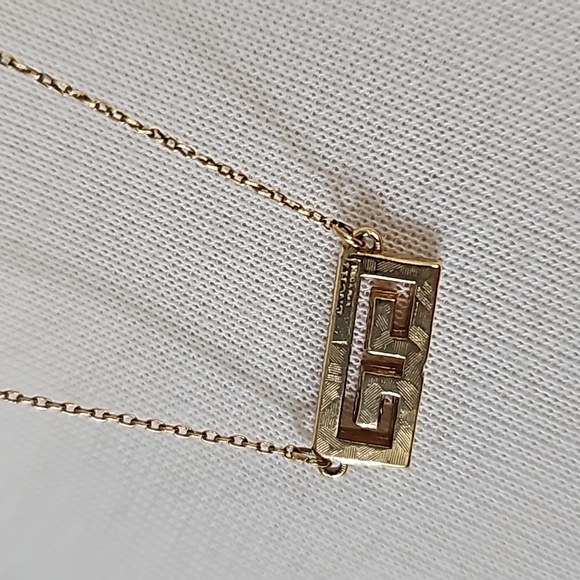 Givenchy Necklace - Picture 5 of 6